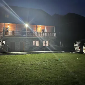 Bujtina Leke Gerla Pensión Theth